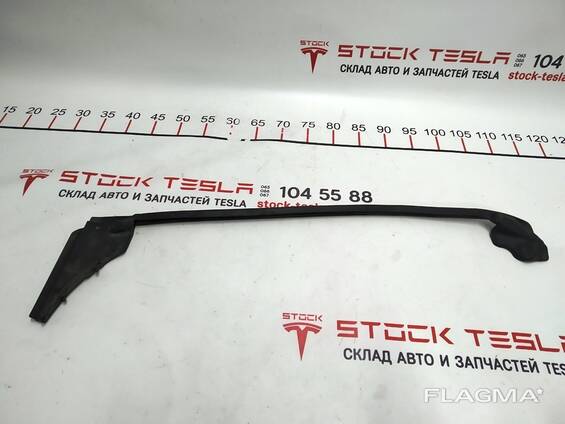 1005421-00-D Vordere rechte Türdichtung vorne für Tesla-Elektroauto. Eine der Komponenten
