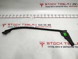 1005421-00-D Vordere rechte Türdichtung vorne für Tesla-Elektroauto. Eine der Komponenten - photo 2