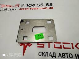 1011692-00-A Verstärkungsplatte der vorderen Stoßstange Tesla Modell S 1011692-00-A