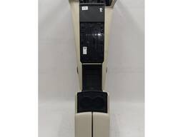 1026730-00-E v Armlehne der Mittelkonsolenbaugruppe beige Leder, strukturiertes Holz des G