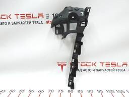 1053727-00-H Säulenverkleidungshalterung B oben rechts Tesla Modell X 1056081-00-E