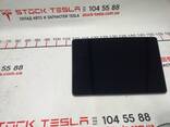 1089543-00-E Display mit Touchscreen für Tesla-Elektroauto. Dies ist eines der zentralen E