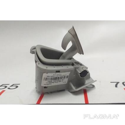 1Garderobenhaken links Tesla Modell 3 1099162-00-J