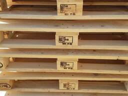 Holzpaletten/Palettes en bois/Pallets di legno