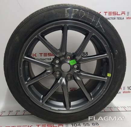 Radmontage (Scheibe 1* 8.5J Michelin Reifen 235/45 R18 TPMS Sensor schwarz) Tesla Model 3